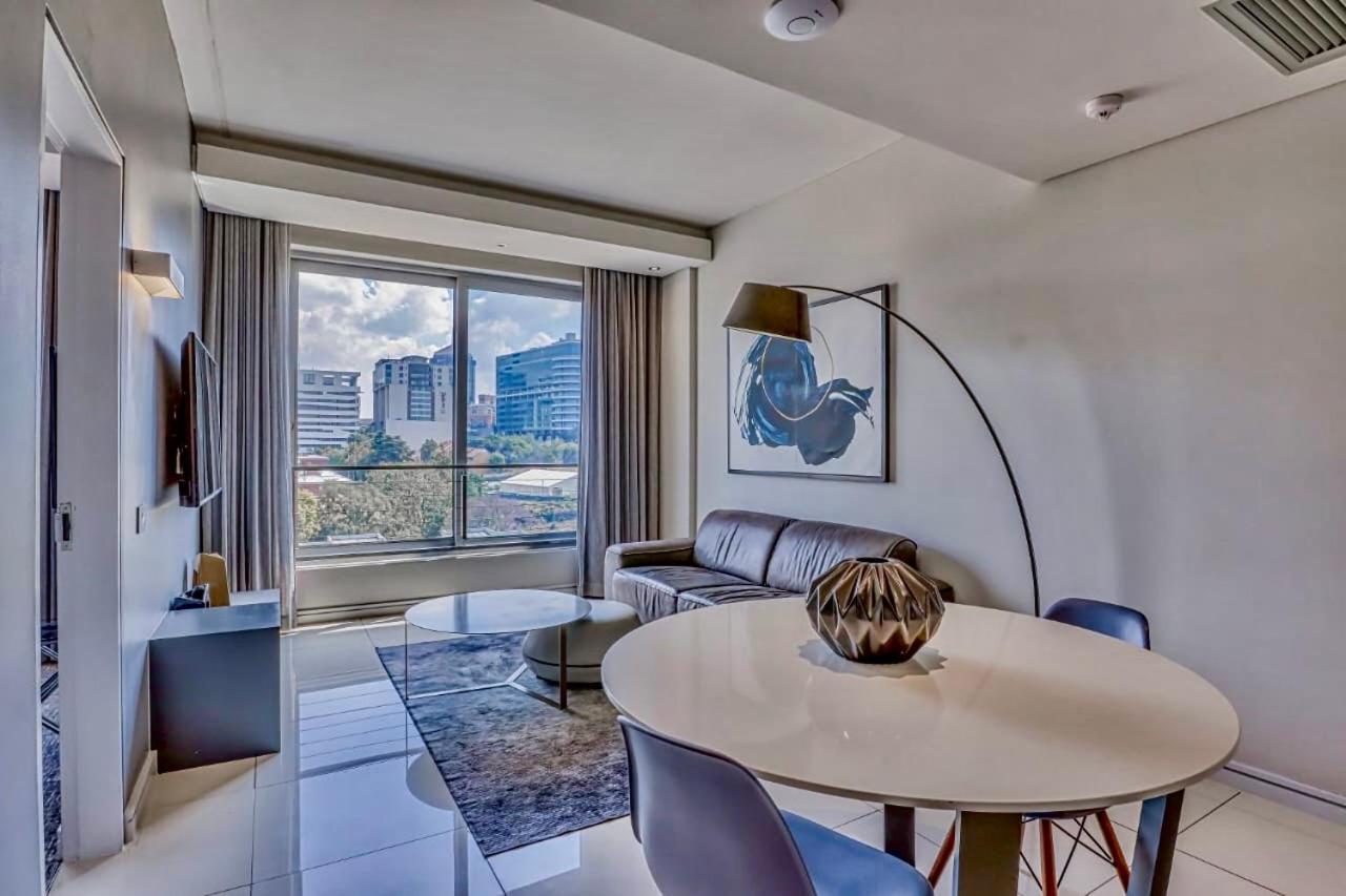 Hotel Apartment In Sandton Private Unit Johannesburg Ngoại thất bức ảnh